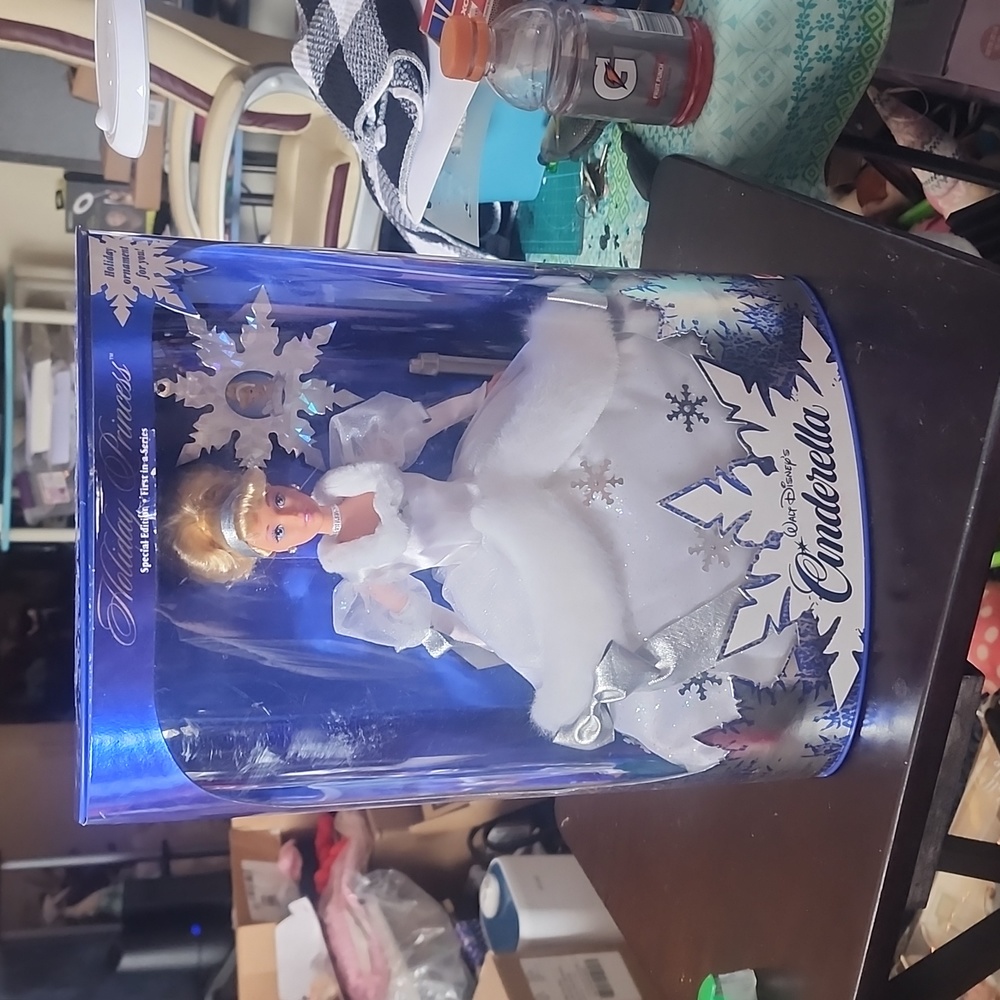 New in box 1996 Disney Cinderella Barbie